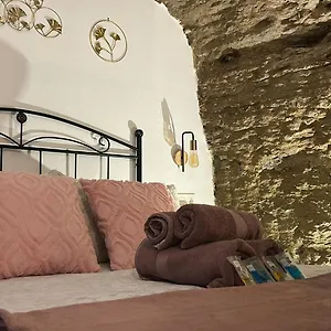 casa-cueva-sol-y-luna-setenil.es-andalucia.com/